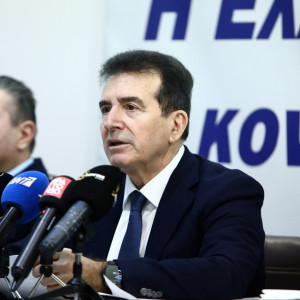 Χρυσοχοΐδης: «Υπάρχουν ενδείξεις οπαδικού υπόβαθρου στη δολοφονία του Κλεομένη»