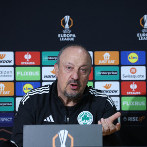 Μπενίτεθ: «Με δέκα παίκτες κερδίσαμε στο πρώτο παιχνίδι με ένα πέναλτι ξεκάθαρο!»