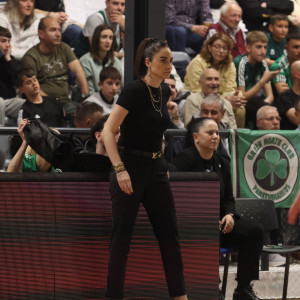 Η Σελέν Ερντέμ «πέταξε» το σακάκι από τα νεύρα της (video)