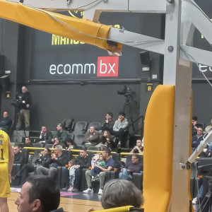 Βλέπει το Μαρούσι - Περιστέρι ο Σαμοντούροβ