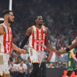 Πλήγμα για τον Ερυθρό Αστέρα: Δεν παίζει ο Ιζούντου με τον Παναθηναϊκό