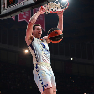 Κάτοικος Βαλένθια μέχρι το 2028 ο Νέιτ Ρίβερς