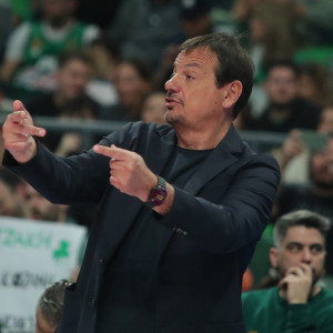 Αποδοκιμασίες από τον κόσμο στο T-Center και «γκάζια» Αταμάν για το κακό πρώτο δεκάλεπτο