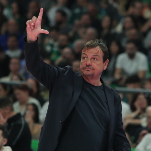 Αταμάν: «Το πρώτο ημίχρονο ήταν καταστροφή, ο Χολμς κοιμόταν»