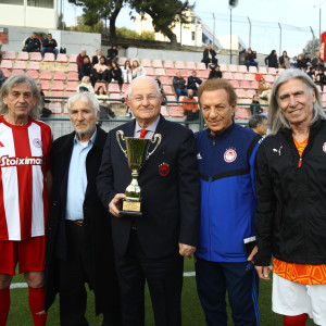 Οι Βετεράνοι του Ολυμπιακού τίμησαν την μνήμη του Μιλτι΄΄αδη Μαρινάκη (pic, vid)