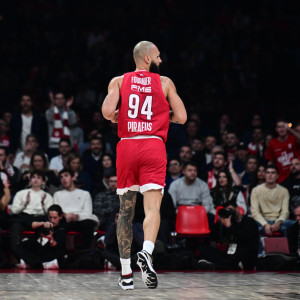 Ασταμάτητος ο Εβάν Φουρνιέ στο πρώτο μέρος του Ολυμπιακός - Φενέρμπαχτσε