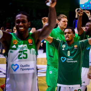 Ο πασίγνωστος Έλληνας τραγουδιστής που ταξίδεψε με τον Παναθηναϊκό στο Σαράγεβο