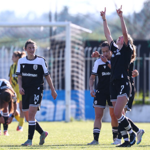 Ο ΠΑΟΚ κέρδισε την ΑΕΚ κι έκανε το πρώτο βήμα για τον τελικό του Κυπέλλου στο ποδόσφαιρο γυναικών