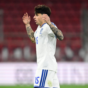 Ανησυχία για Ρότα - Αποχώρησε κουτσαίνοντας από το «Καραϊσκάκης»