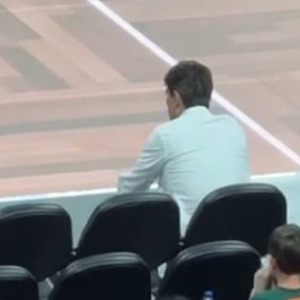 Ο Γιαννακόπουλος κατέβηκε από τις σουίτες στα court-seats του T-Center (video)