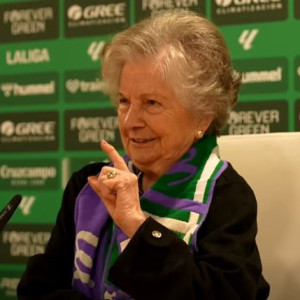 Το... μυστικό όπλο της Μπέτις είναι μια 91χρονη influencer (videos)