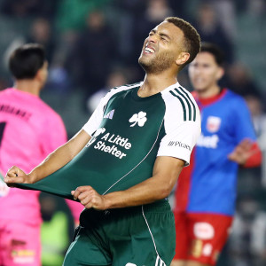 Πότε και πως αποφασίστηκε να υποβληθεί σε επέμβαση «επιδιόρθωσης τένοντα» ο Ντέσερς