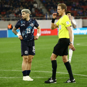 Η Παραγουάη απειλεί στο φινάλε του πρώτου ημιχρόνου με τον Ενσίσο (video)