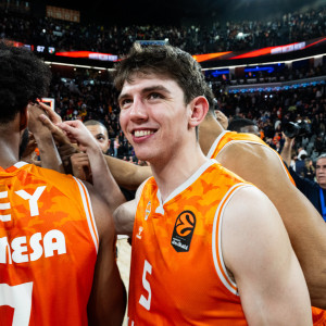 Ποιος είναι ο... αμουστακος Ντε Λαρεα που κλήθηκε να εκτελέσει τις πιο κρίσιμες βολές της ζωής του