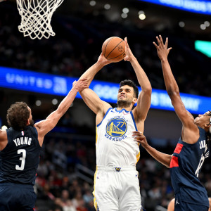 Ο Γιουρτσεβέν συνεχίζει στους Γουόριορς με νέο 10ήμερο συμβόλαιο