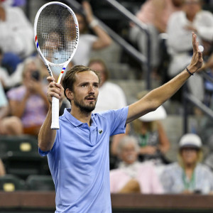 Ο απίθανος Μεντβέντεφ «καθάρισε» τον Αλκαράθ και έκλεισε ρατεβού με τον Σίνερ στον τελικό