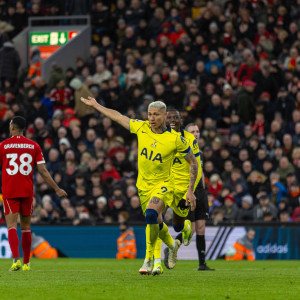 Η μαχητική Τότεναμ τιμώρησε την φλύαρη Λίβερπουλ κι έφυγε με βαθμό από το Anfield