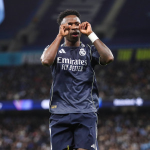 Ο Βινίσιους σκοράρει και προτρέπει τους φίλους της Μάντσεστερ Σίτι να αρχίσουν τα... κλάματα (video)