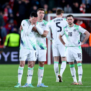 Έξαλλοι οι Ιρλανδοί οπαδοί ζητούν έρευνα, καθώς Τσέχοι επηρέασαν τους παίκτες τους με... σειρήνα (video)