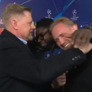 Συγκλονιστικό - Ο Κάσπερ Σμάιχελ ανακοίνωσε την απόσυρσή του στον πατέρα του σε live μετάδοση (video)