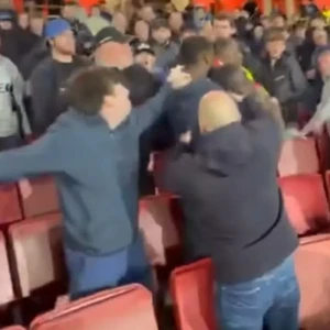 Επεισόδια στο Άρσεναλ-Έβερτον: Οπαδοί των φιλοξενούμενων χτύπησαν φίλους παίκτη της ομάδας τους (video)