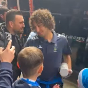 Η θερμή υποδοχή στην αποστολή του Ηρακλή πριν τη φιέστα (video του Athletiko)