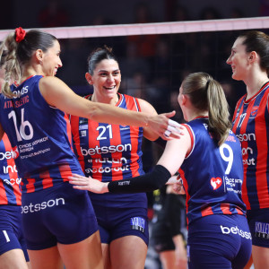 Άνετη νίκη του Πανιωνίου Betsson κόντρα στην ΑΕΚ στα play offs της Volley League Γυναικών