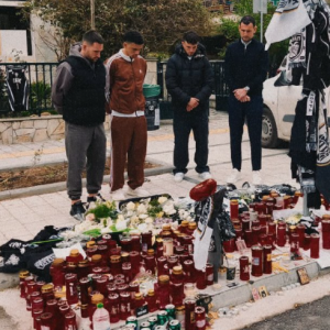 Ο ΠΑΟΚ τίμησε τη μνήμη του Κλεομένη με λουλούδια και μία φανέλα