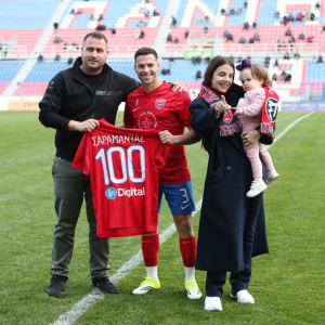 Ο Γιώργος Σαραμαντάς τιμήθηκε για τη συμπλήρωση 100 αγώνων με τον Πανιώνιο (photo & video)