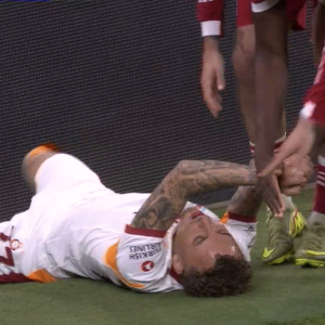 Ο σοκαριστικός τραυματισμός του Λανγκ στις πινακίδες και η έρευνα που ξεκινά η UEFA στο Άνφιλντ