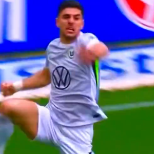 Ο Κουλιεράκης σκόραρε ξανά με επιβλητική κεφαλιά για την Βόλσφμπουργκ (video)