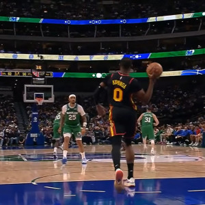 Το τρίποντο της χρονιάς: Ο Κουμίνγκα ευστόχησε από τα 23 μέτρα σε σουτ που ξεκίνησε για πάσα (video)