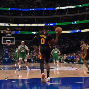 Το τρίποντο της χρονιάς: Ο Κουμίνγκα ευστόχησε από τα 23 μέτρα σε σουτ που ξεκίνησε για πάσα (video)