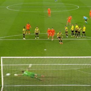 Το δοκάρι της Τσέλιε με το φάουλ του Σέσλαρ (video)