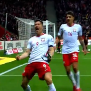 Ο Λεβαντόφσκι εκμεταλλεύτηκε την άστοχη έξοδο του Στρακόσια κι ισοφάρισε για την Πολωνία (video)