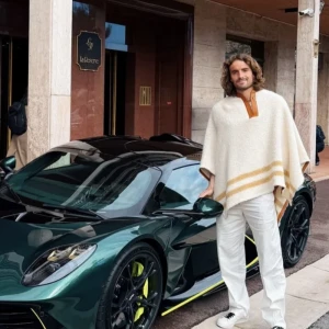 Ο Τσιτσιπάς αγόρασε μια σπάνια Aston Martin αξίας 1 εκατομμυρίου ευρώ