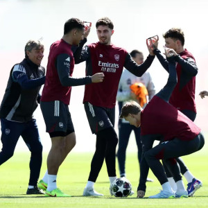 Προπόνηση ή καψόνια; Ο Αρτέρα βάζει τους παίκτες της Άρσεναλ να κάνουν... περίεργα πράγματα (video)