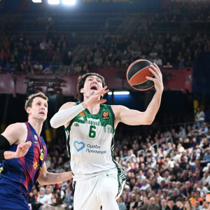 «Καυτός» Οσμάν στην Ισπανία- 12 πόντους στην πρώτη περίοδο κόντρα στην Μπαρτσελόνα