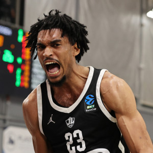 Η Μπουργκ έκανε την απόλυτη ανατροπή απέναντι στην Τουρκ Τέλεκομ και «πέταξε» για τους τελικούς του EuroCup