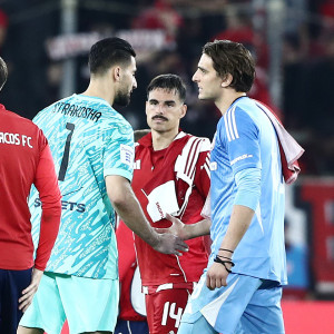 Η απόλυτη σύγκριση – Τζολάκης ή Στρακόσια; Ποιος ξεχώρισε στα γκολπόστ