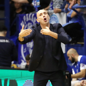 Λούκιτς: «Είμαι  ντροπιασμένος για αυτό το παιχνίδι, είναι το χειρότερό μου ματς στον πάγκο του Ηρακλή»