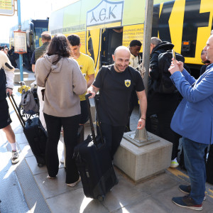 Αναχωρεί για τη Μαδρίτη η ΑΕΚ - Δείτε video του Athletiko από το αεροδρόμιο