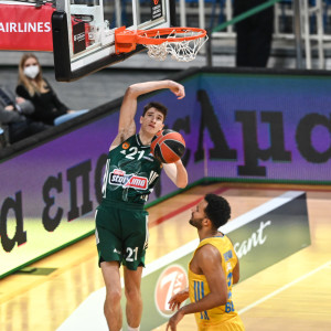 Όταν ο Αβδάλας «απογειώθηκε» στο ΟΑΚΑ κι έγινε ο νεότερος σκόρερ στην ιστορία της EuroLeague (video)