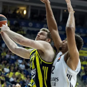 Η Ρεάλ πέρασε από την Πόλη και βάζει... πλώρη για τετράδα