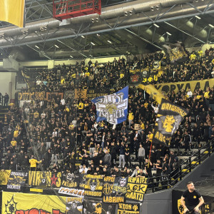 Δυναμική παρουσία του κόσμου της ΑΕΚ: Πάνω από 7.000 στη Sunel Arena