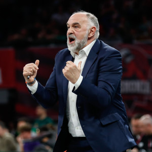 Ο Λάσο ακούμπησε καταλάθος έναν διαιτητή και εκείνος τον απέβαλλε (video)