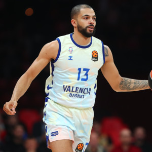 Εκτός πλάνων της Βαλένθια για τη νέα σεζόν ο Τόμσον - Τον «γλυκοκοιτάζει» η Μιλάνο