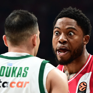 Ο Ολυμπιακός πάει σ' ένα ντέρμπι «αιωνίων» και αποδείξεων πριν τους... τελικούς