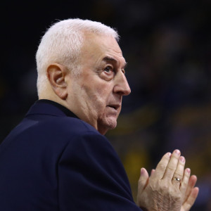 Κράτησε στα αποδυτήρια τους παίκτες της ΑΕΚ ο Σάκοτα