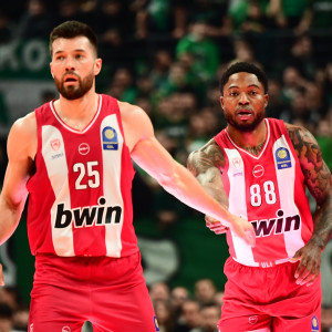 «Ερυθρόλευκη» καταιγίδα στο Telekom Center: Ο Ολυμπιακός σκόραρε 60 πόντους στο πρώτο ημίχρονο